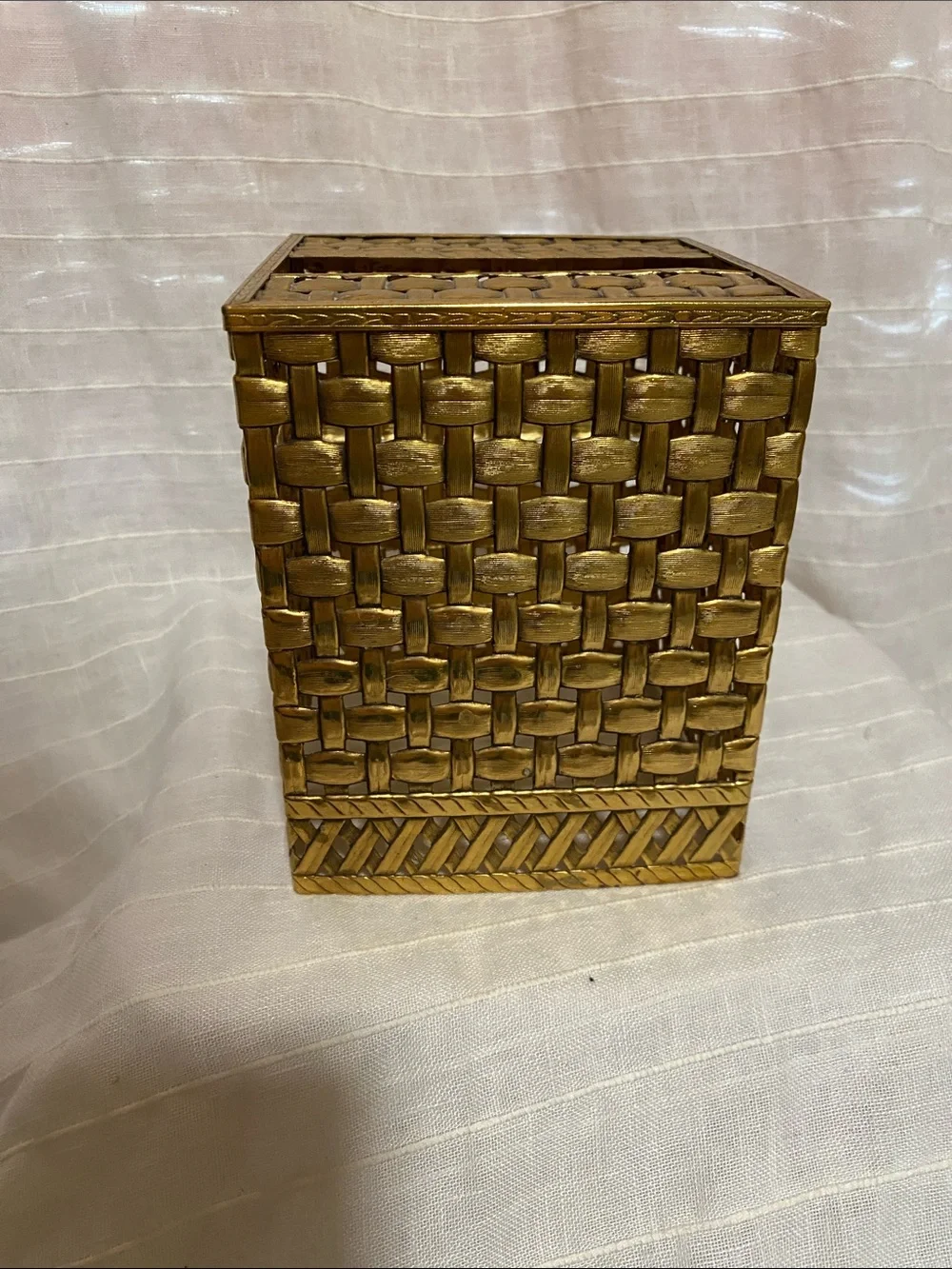 Hollywood Regency elegant gold